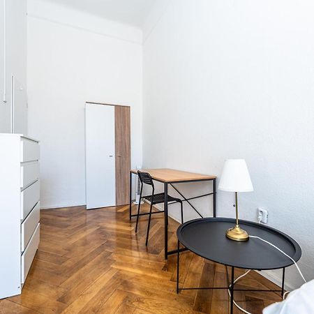 Apartments Safarikova 18 Πράγα Εξωτερικό φωτογραφία