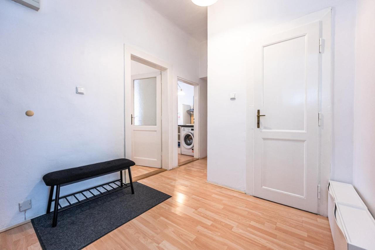 Apartments Safarikova 18 Πράγα Εξωτερικό φωτογραφία