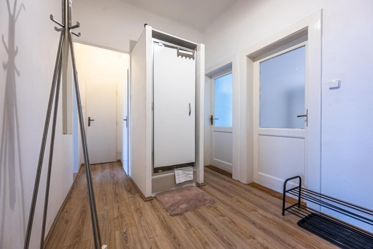 Apartments Safarikova 18 Πράγα Εξωτερικό φωτογραφία