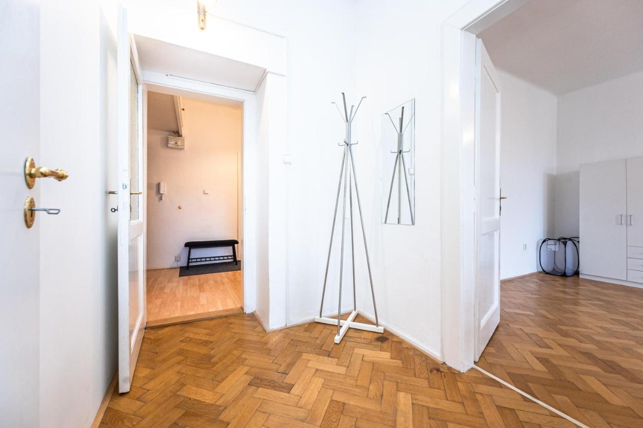 Apartments Safarikova 18 Πράγα Εξωτερικό φωτογραφία