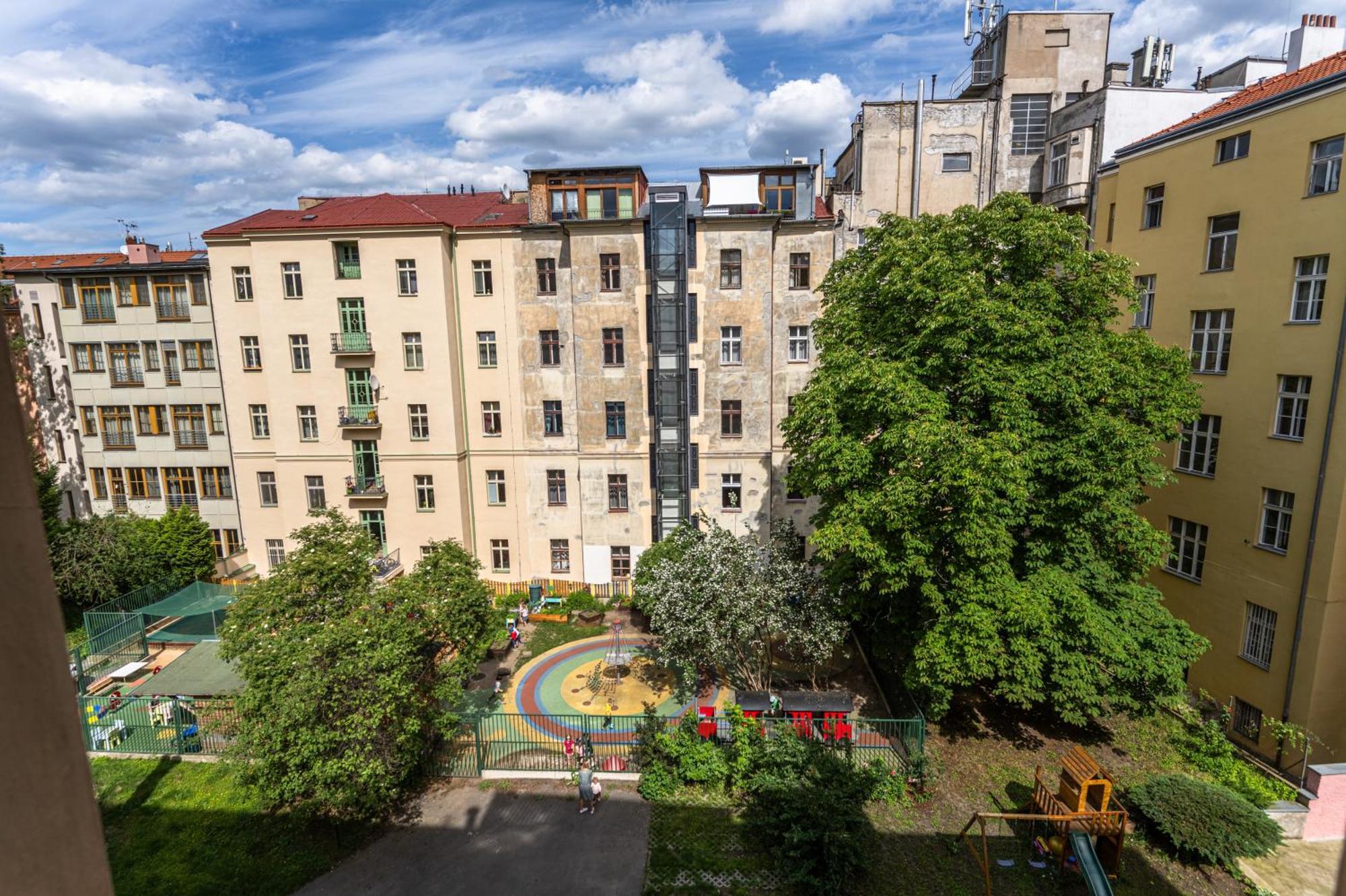 Apartments Safarikova 18 Πράγα Εξωτερικό φωτογραφία