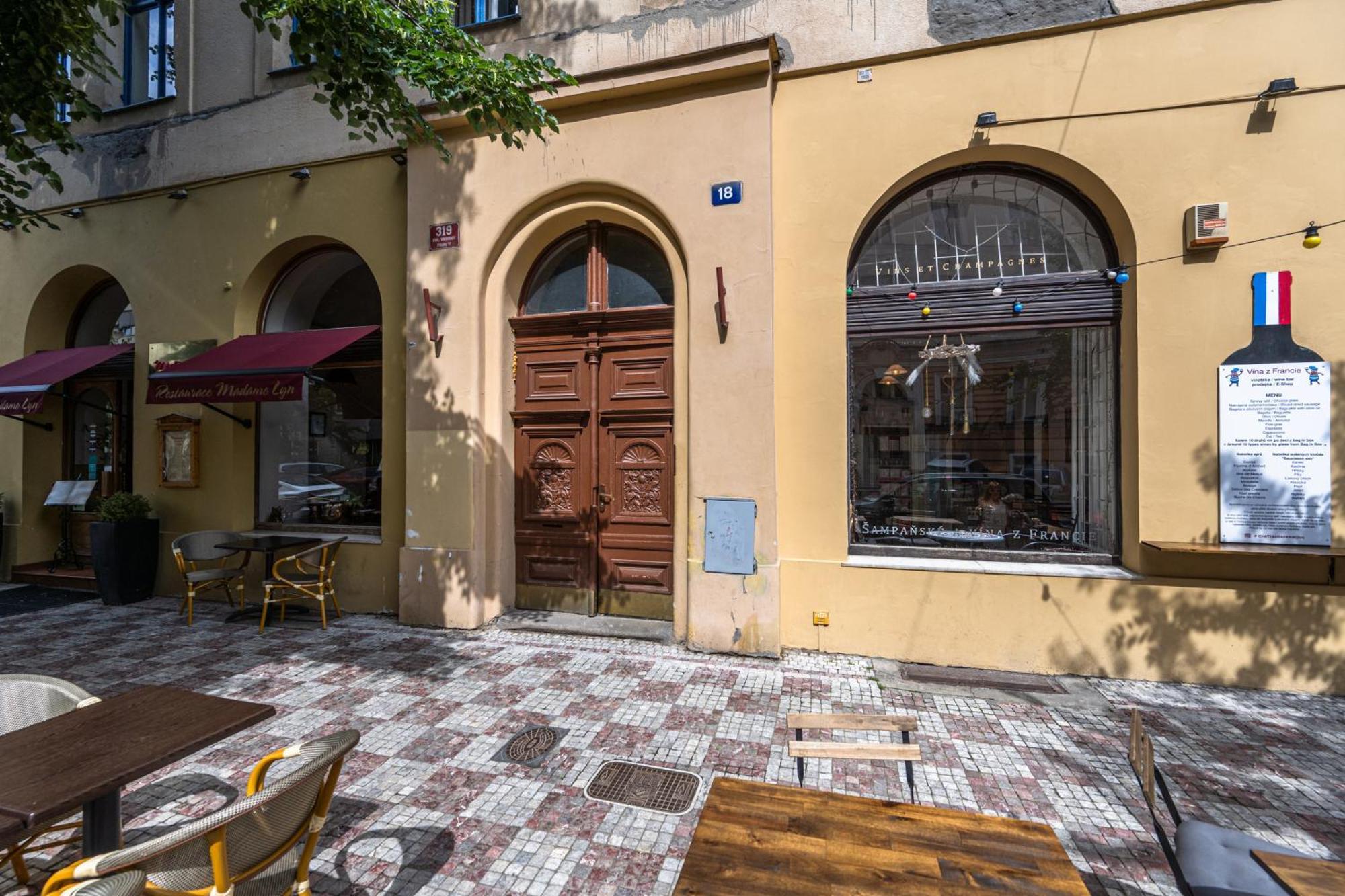 Apartments Safarikova 18 Πράγα Εξωτερικό φωτογραφία